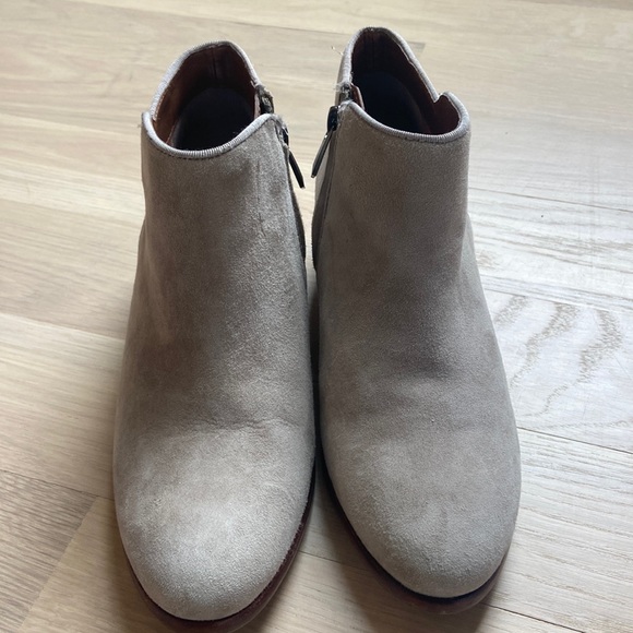 Sam Elderman Suede Ankle Booties (women’s size 5) - Picture 2 of 6